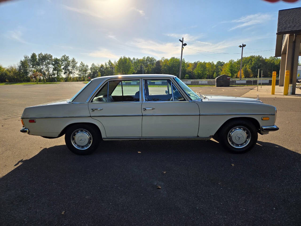 1972 Mercedes-Benz 220 13