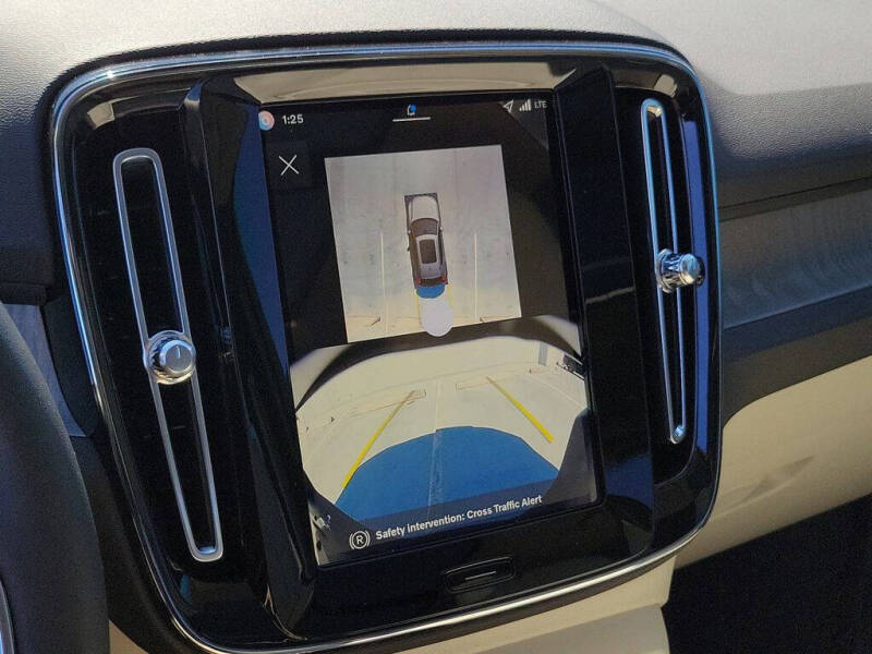 2026 Volvo XC40 B5 Plus