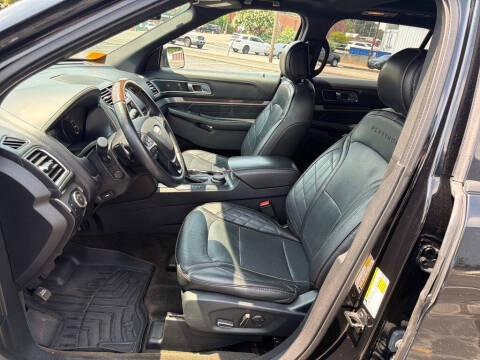 2017 Ford Explorer Platinum