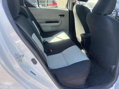 2014 Toyota Prius c One