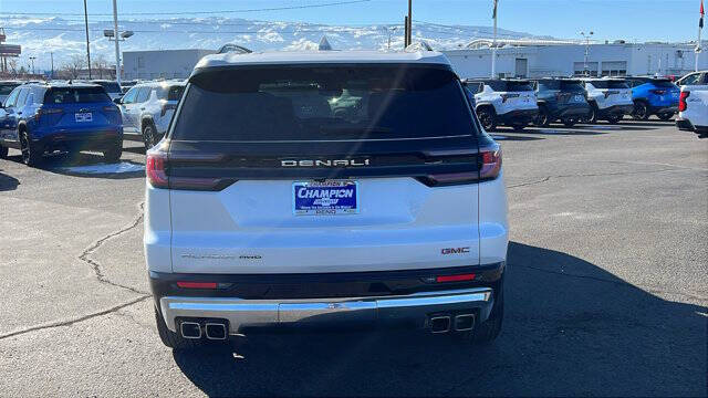 2024 GMC Acadia Denali