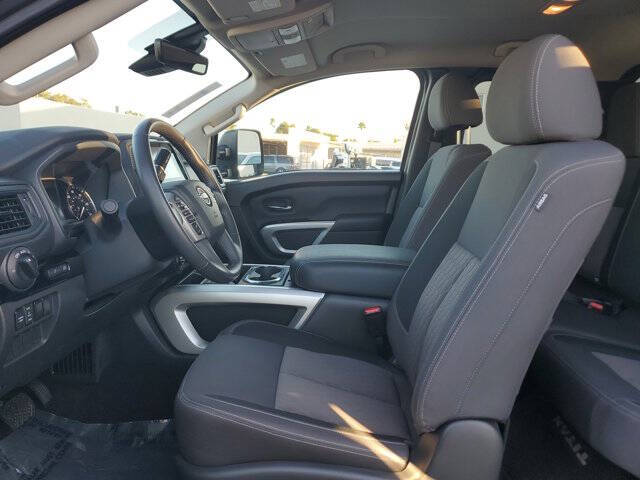 2024 Nissan Titan SV