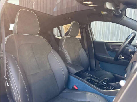 2022 Volvo C40 Recharge Pure Electric P8