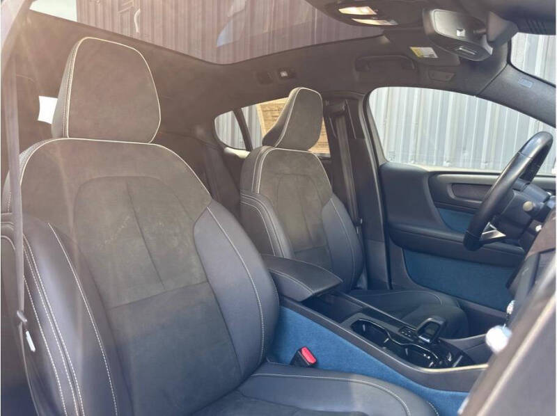 2022 Volvo C40 Recharge Pure Electric P8