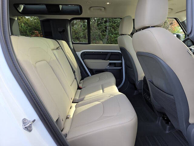 2024 Land Rover Defender 110 P300 S