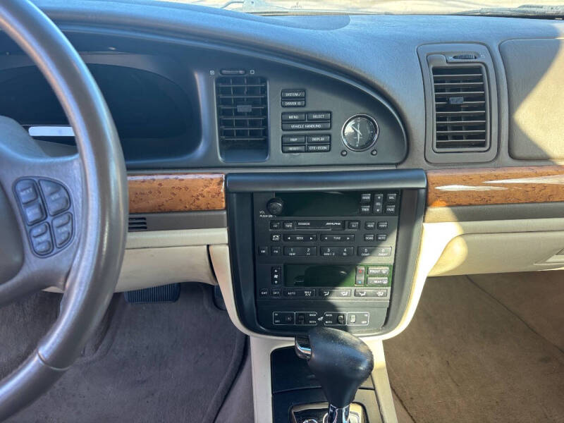 2002 Lincoln Continental