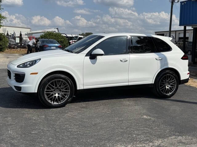 2017 Porsche Cayenne Platinum Edition