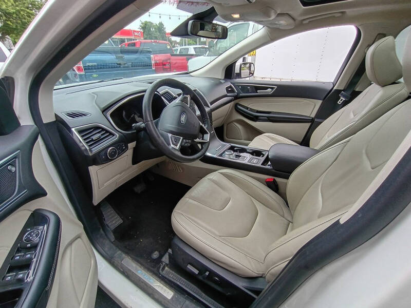 2020 Ford Edge Titanium