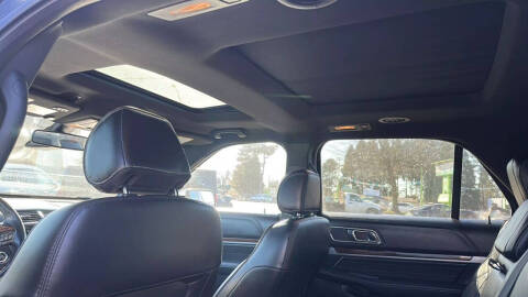 2017 Ford Explorer Platinum