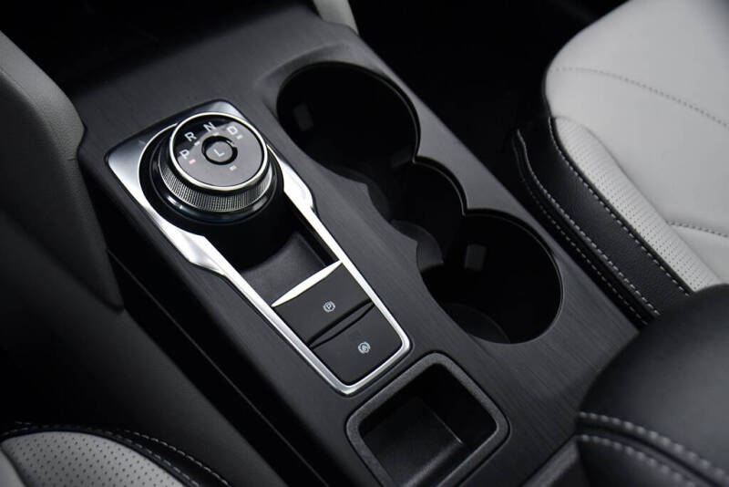 2026 Ford Escape Hybrid Platinum