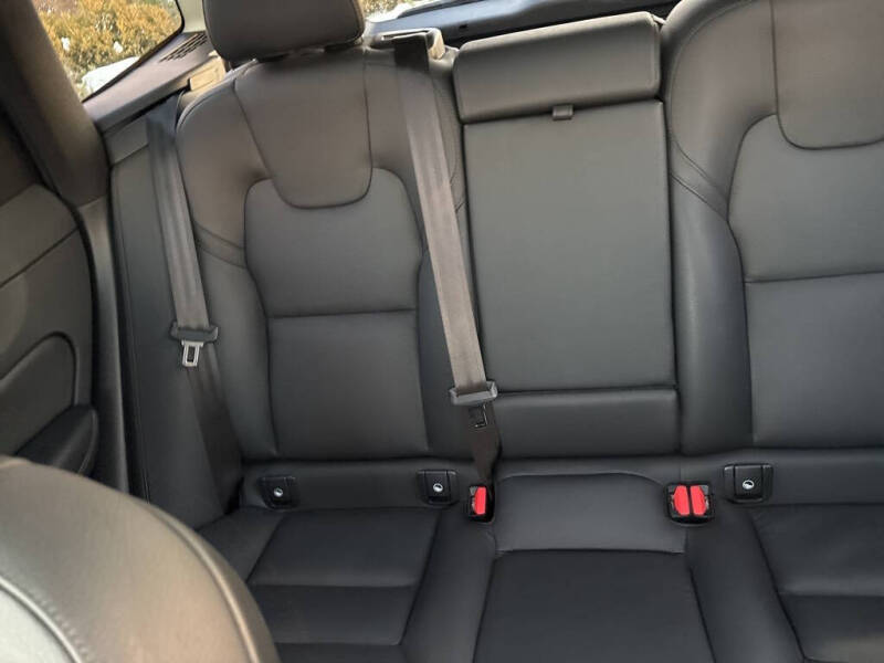 2025 Volvo XC60 B5 Plus Dark Theme