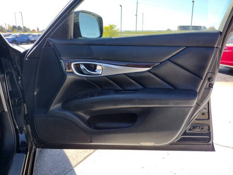 2014 Infiniti Q70 3.7