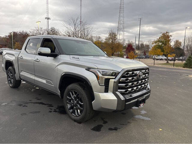 2026 Toyota Tundra Platinum's photo