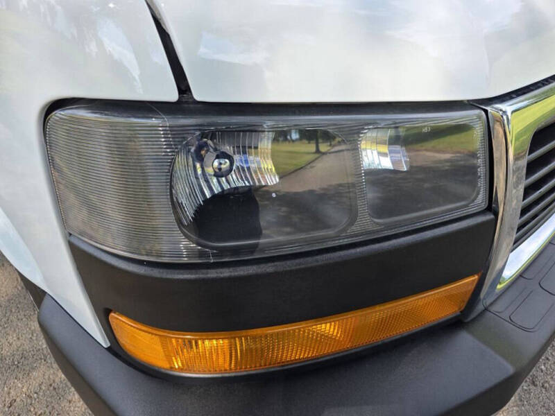 2023 GMC Savana 2500