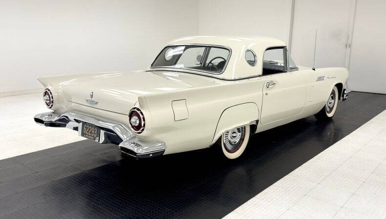 1957 Ford Thunderbird