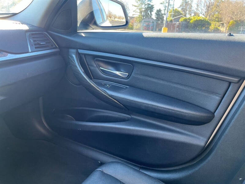 2017 BMW 3 Series 320i