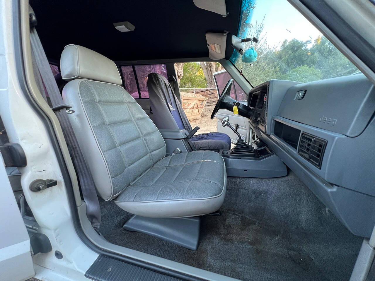 1992 Jeep Cherokee for sale at R&G Auto Sales in Tujunga, CA