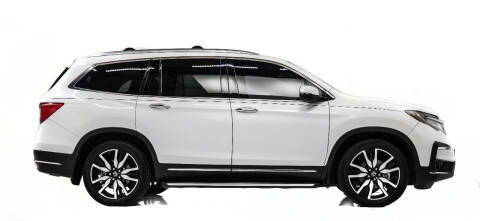 2019 Honda Pilot Touring w/Rear Captain's Chairs