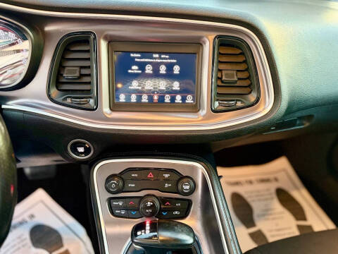 2020 Dodge Challenger SXT