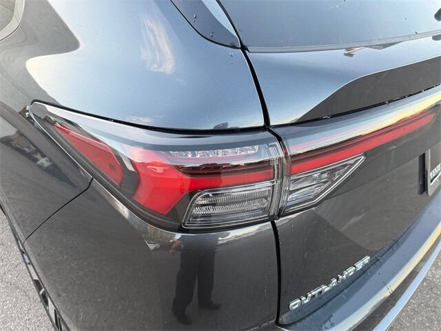 2026 Mitsubishi Outlander SE