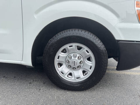 2013 Nissan NV 2500 HD S