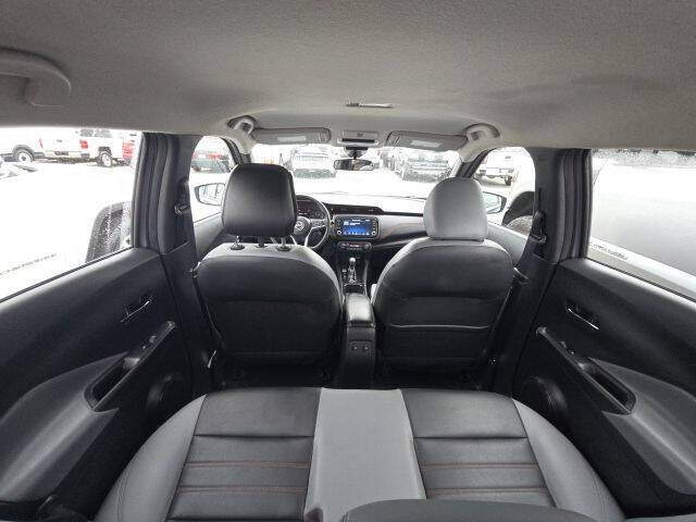 2023 Nissan Kicks SR