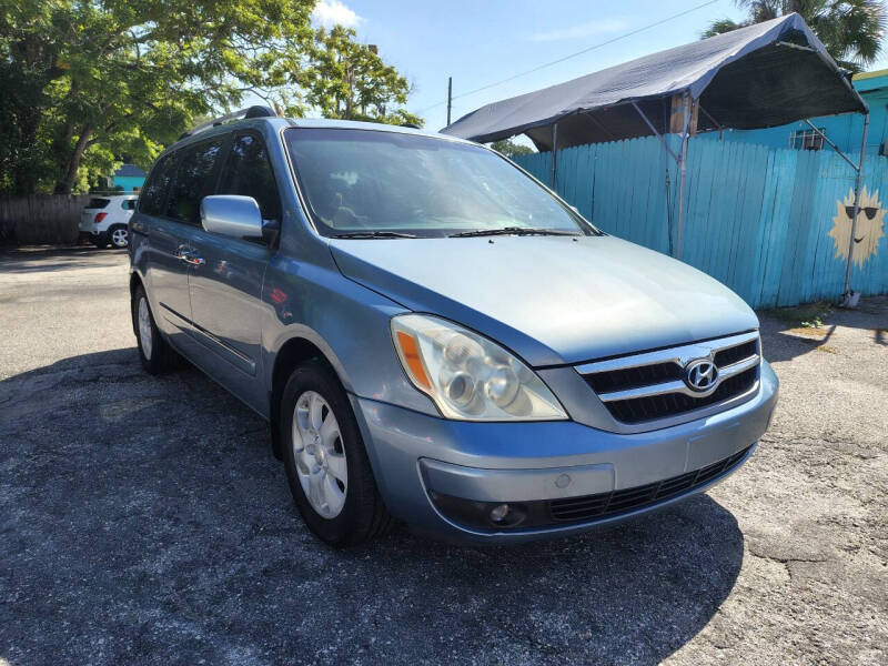 2008 Hyundai Entourage GLS