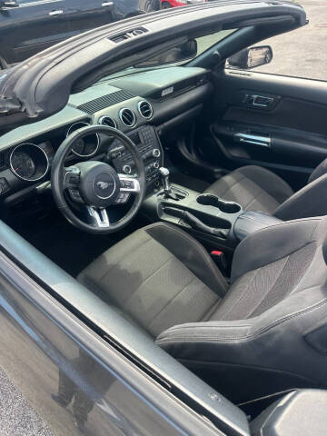 2017 Ford Mustang V6