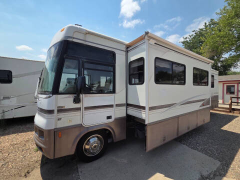 2000 Winnebago Adventure