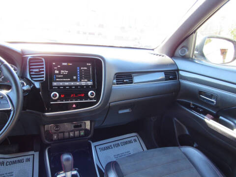 2020 Mitsubishi Outlander LE