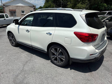 2017 Nissan Pathfinder Platinum
