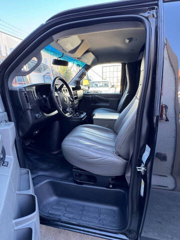 2017 Chevrolet Express 2500