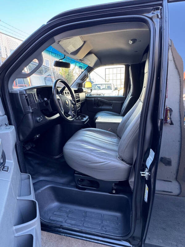 2017 Chevrolet Express 2500