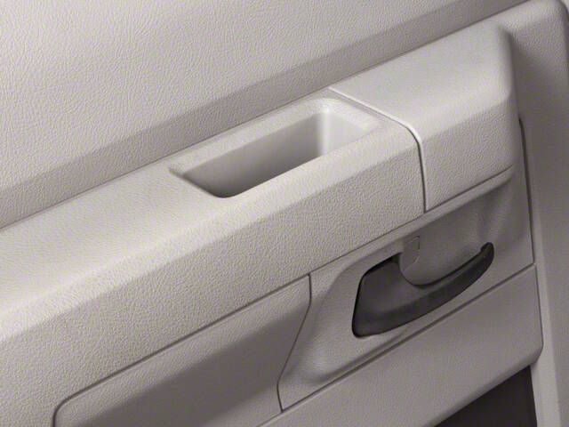 2011 Ford E-Series 27