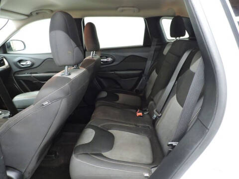 2016 Jeep Cherokee Sport