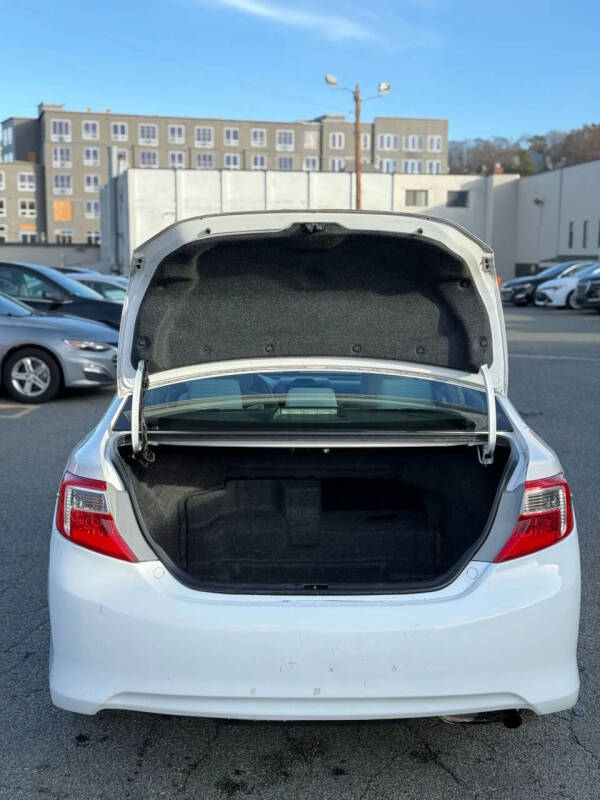 2013 Toyota Camry Hybrid