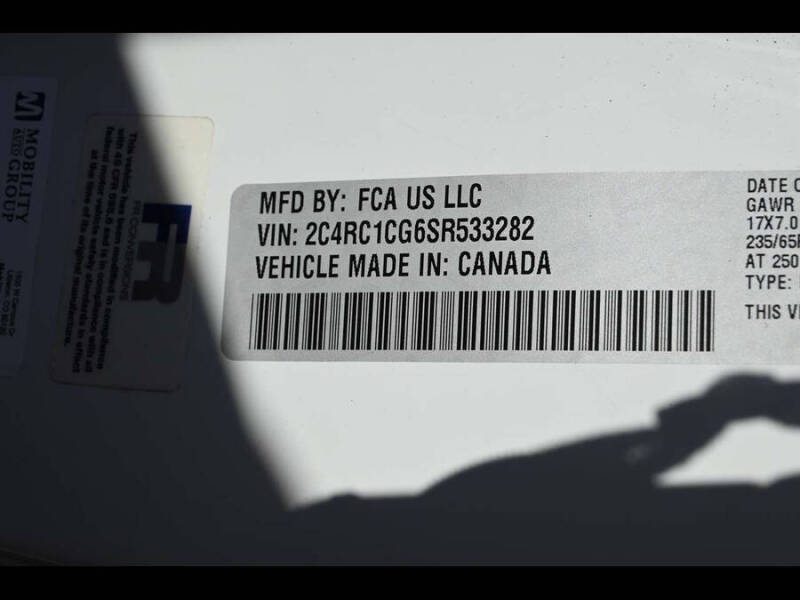 2025 Chrysler Voyager LX