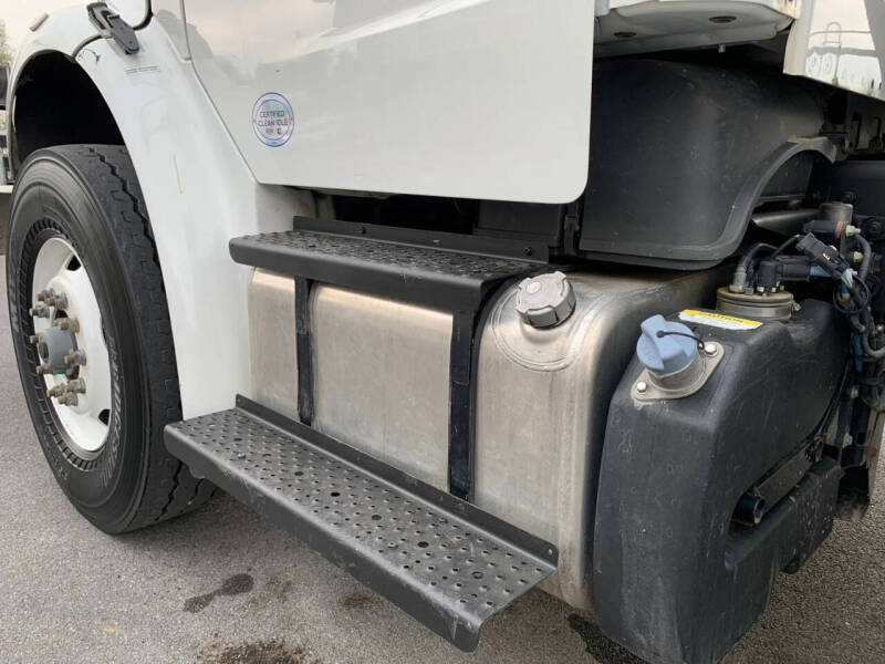 2016 Freightliner M2 106