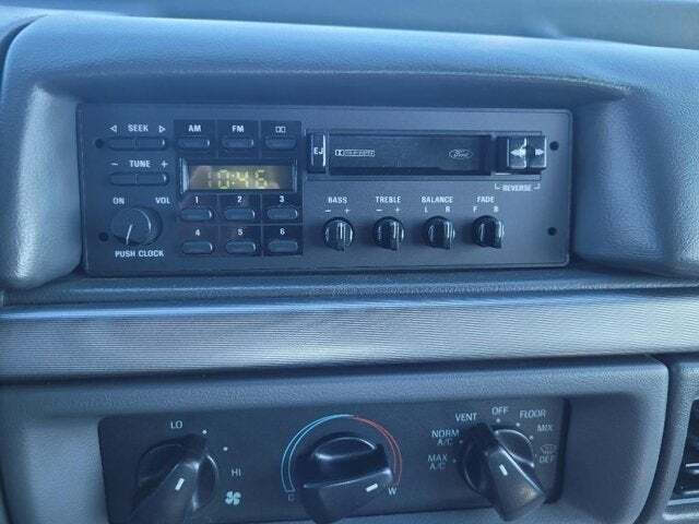 1992 Ford F-150 28
