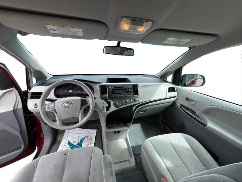 2013 Toyota Sienna L 7-Passenger