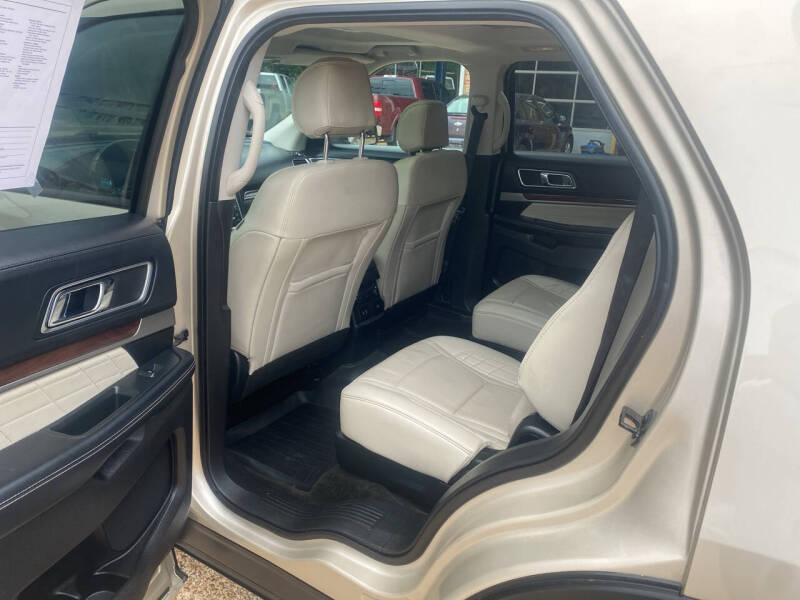2017 Ford Explorer Platinum