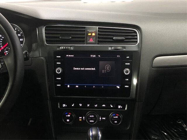 2017 Volkswagen e-Golf SE