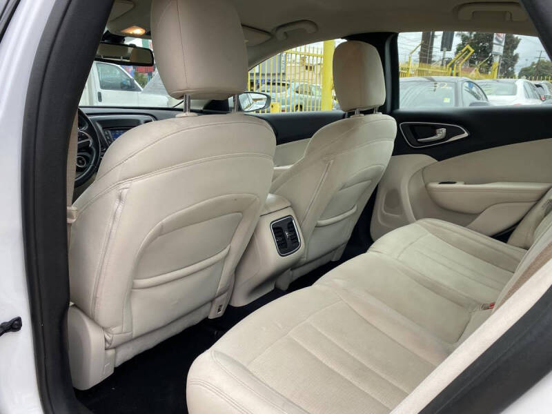 2015 Chrysler 200 Limited