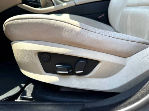 2012 BMW 5 Series 528i