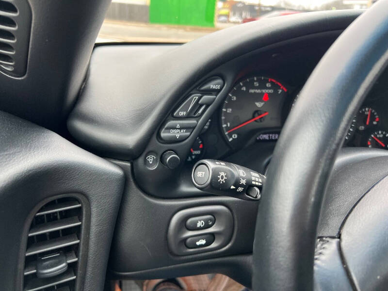 2004 Chevrolet Corvette