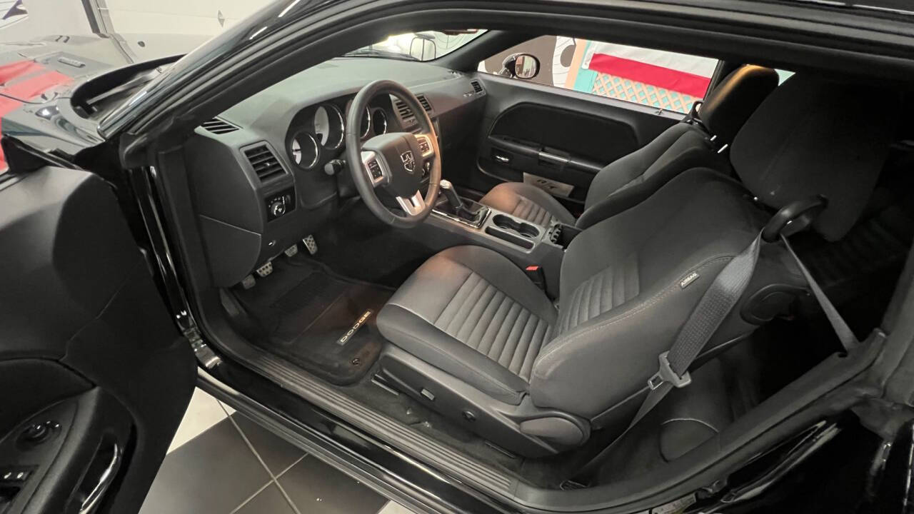 2013 Dodge Challenger 4