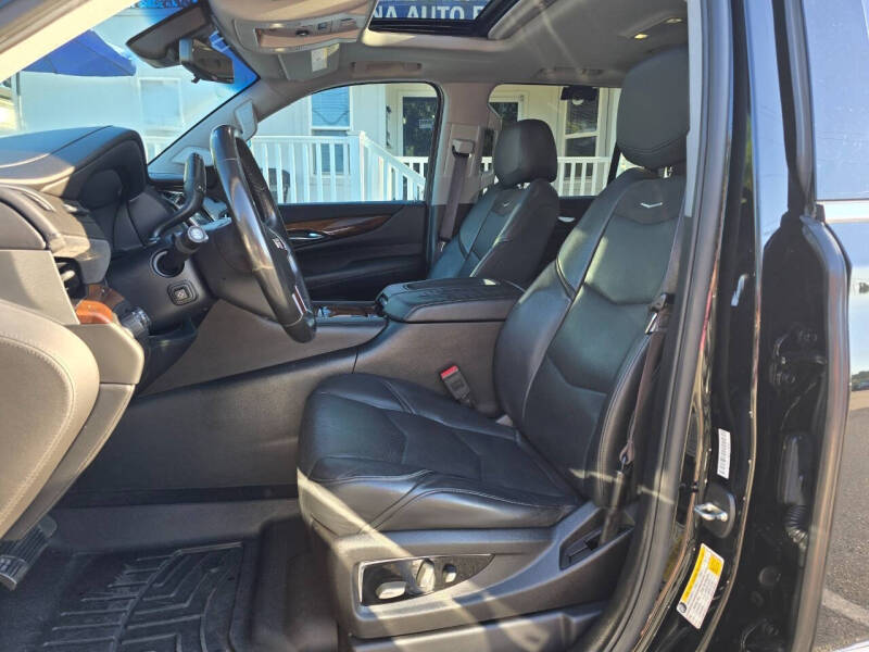 2017 Cadillac Escalade Luxury