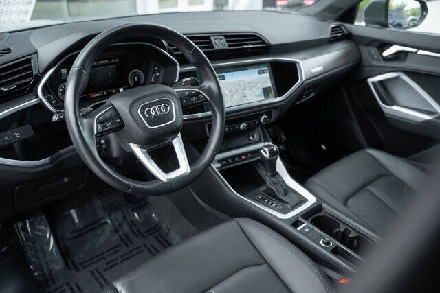 2022 Audi Q3 quattro S line Prem Plus 45 TFSI