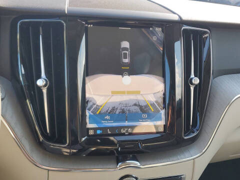 2025 Volvo XC60 B5 Plus Dark Theme