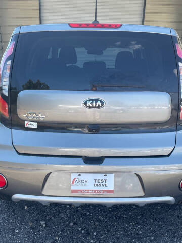 2017 Kia Soul +